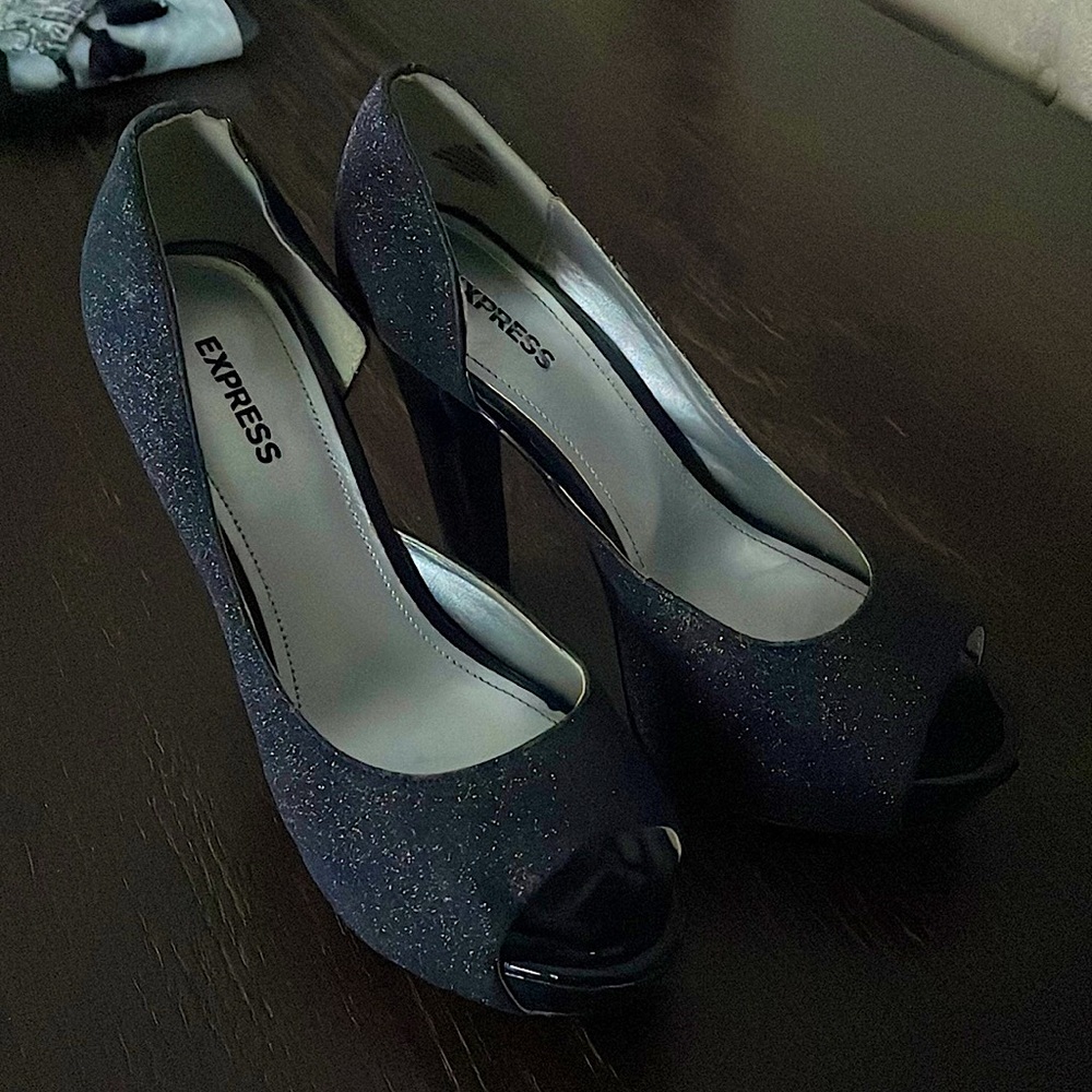 Express Heels